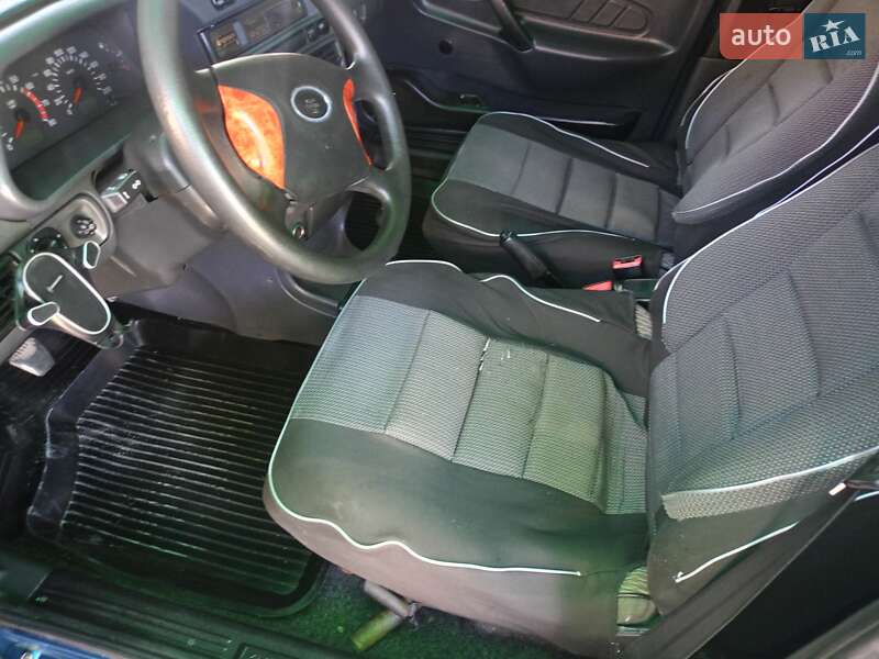 Хетчбек ВАЗ / Lada 2114 Samara 2004 в Кучургані