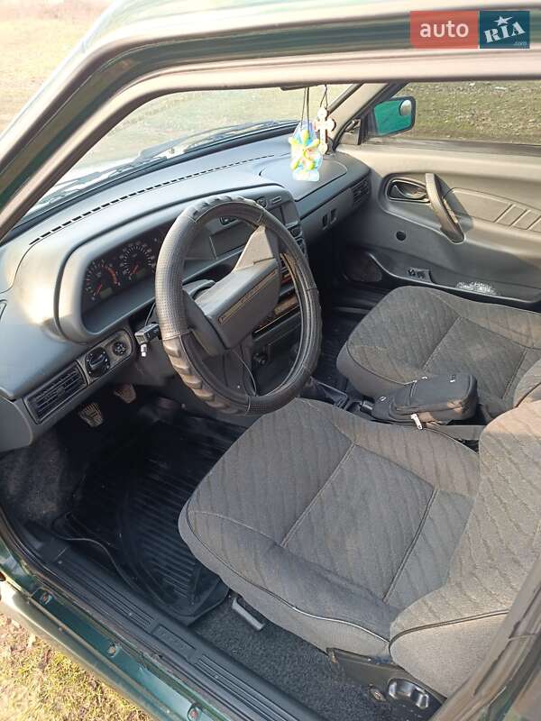 Хэтчбек ВАЗ / Lada 2114 Samara 2004 в Летичеве