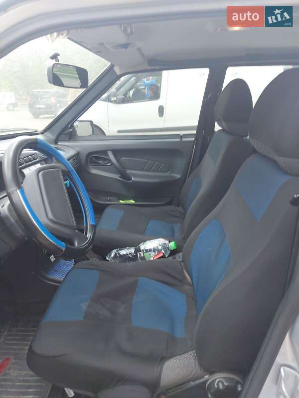 Хэтчбек ВАЗ / Lada 2114 Samara 2010 в Чернигове