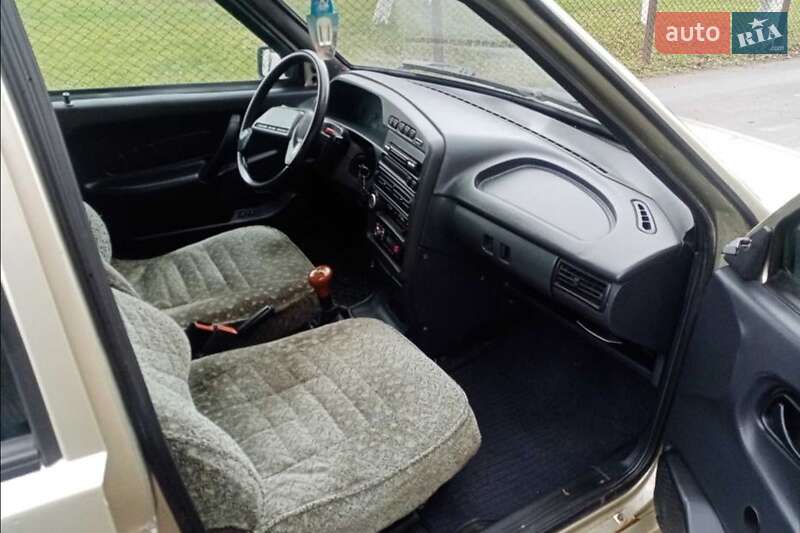 Седан ВАЗ / Lada 2115 Samara 2005 в Житомире