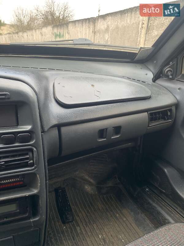 Седан ВАЗ / Lada 2115 Samara 2002 в Ужгороді фото 7 Седан ВАЗ / Lada 2115 Samara 2002 в Ужгороді
