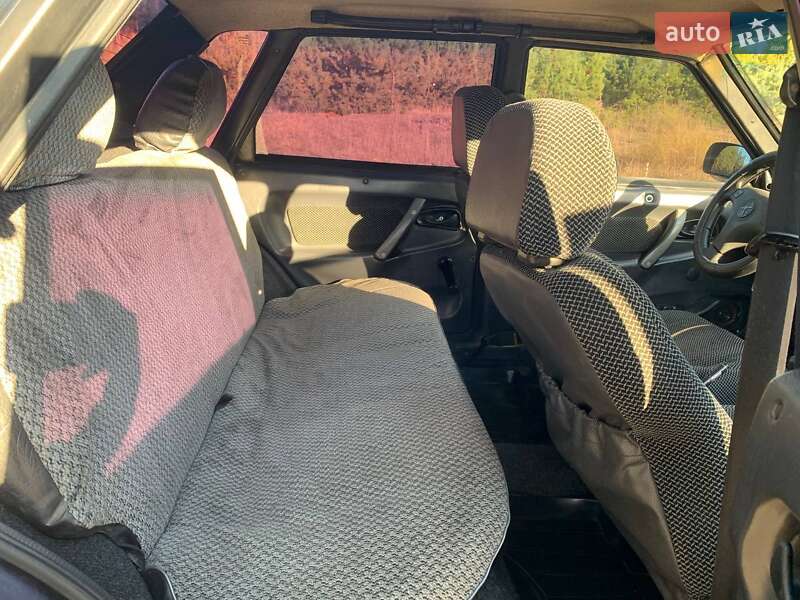 Седан ВАЗ / Lada 2115 Samara 2001 в Комсомольском