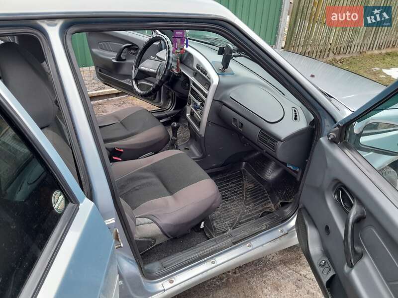 Седан ВАЗ / Lada 2115 Samara 2003 в Корсуне-Шевченковском фото 4 Седан ВАЗ / Lada 2115 Samara 2003 в Корсуне-Шевченковском