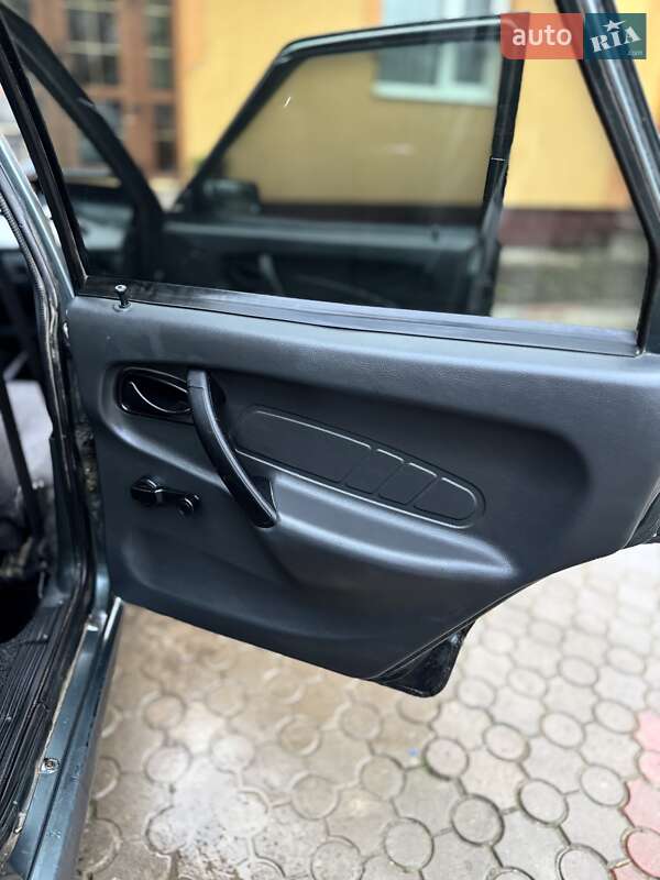 Седан ВАЗ / Lada 2115 Samara 2010 в Чернівцях