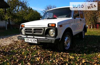 Хетчбек ВАЗ / Lada 2121 Нива 1988 в Чернівцях