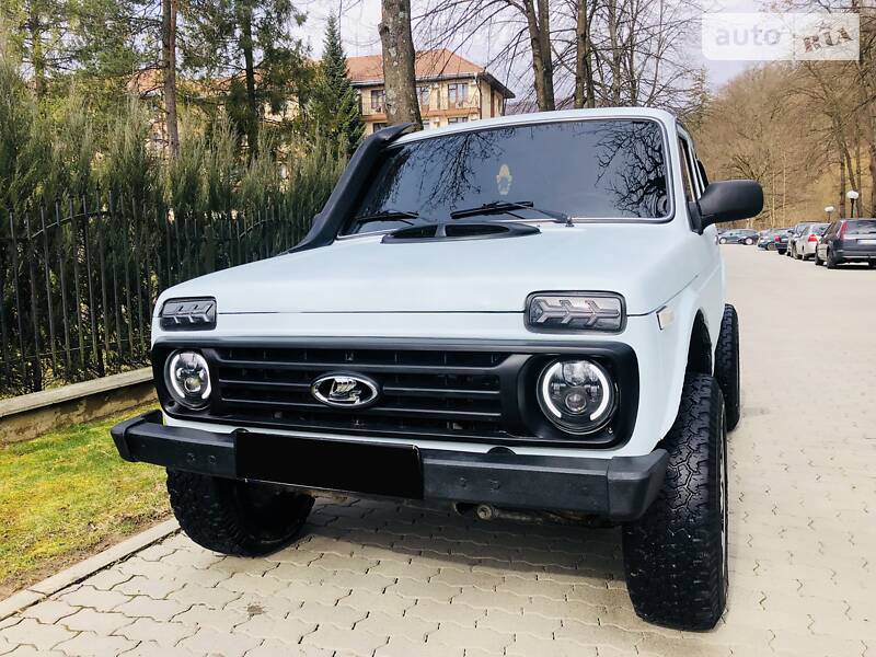 Позашляховик / Кросовер ВАЗ / Lada 2121 Нива 2008 в Сваляві