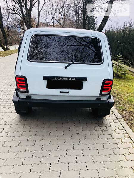 Позашляховик / Кросовер ВАЗ / Lada 2121 Нива 2008 в Сваляві