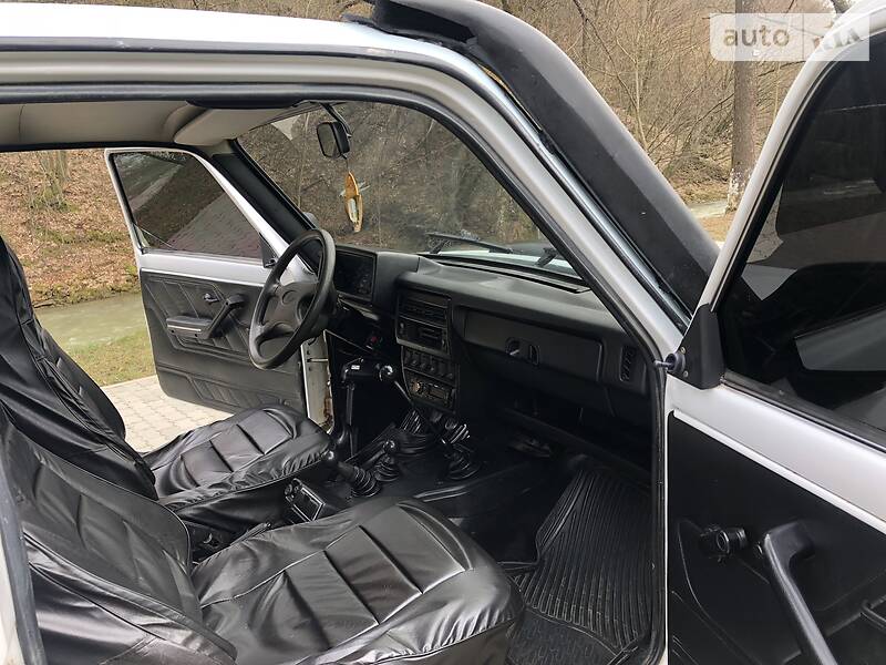 Позашляховик / Кросовер ВАЗ / Lada 2121 Нива 2008 в Сваляві