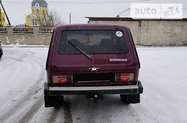 Хэтчбек ВАЗ / Lada 2121 Нива 1983 в Кременце