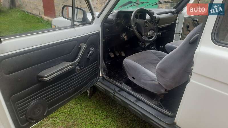 Універсал ВАЗ / Lada 2121 Нива 1993 в Львові