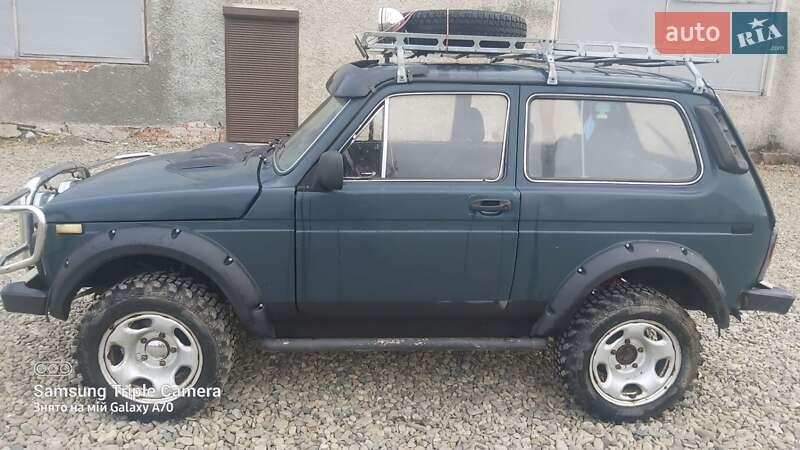 Хэтчбек ВАЗ / Lada 2121 Нива 1996 в Вижнице