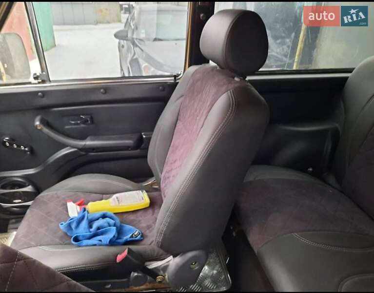 Внедорожник / Кроссовер ВАЗ / Lada 2121 Нива 1992 в Покровском