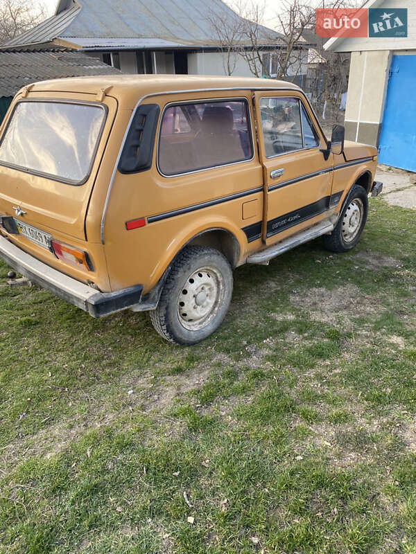 Позашляховик / Кросовер ВАЗ / Lada 2121 Нива 1982 в Новій Ушиці