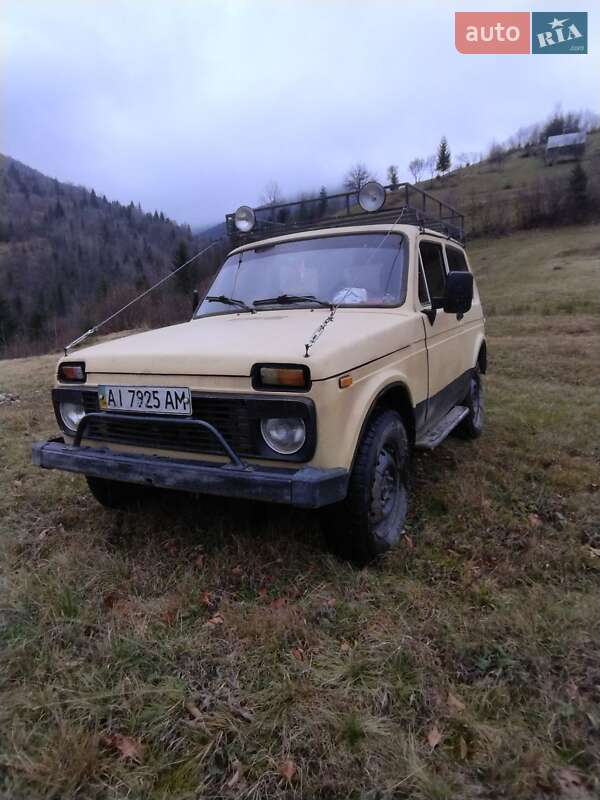 Позашляховик / Кросовер ВАЗ / Lada 2121 Нива 1983 в Тячеві