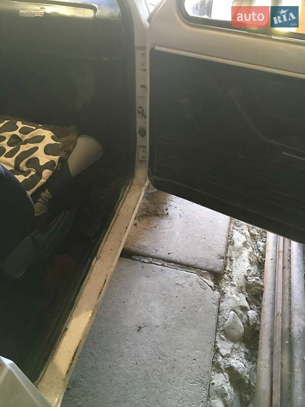 Позашляховик / Кросовер ВАЗ / Lada 2121 Нива 1992 в Славському