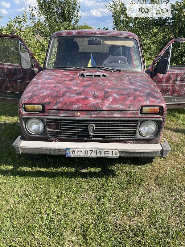 Позашляховик / Кросовер ВАЗ / Lada 2121 Нива 1992 в Нововолинську