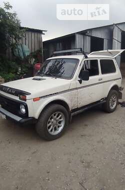 Позашляховик / Кросовер ВАЗ / Lada 2121 Нива 1993 в Ланівці