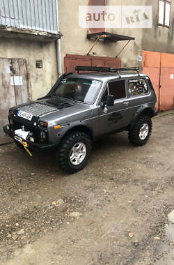 Позашляховик / Кросовер ВАЗ / Lada 2121 Нива 1988 в Чернівцях