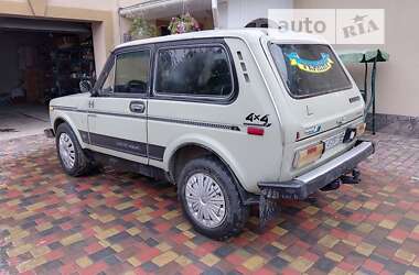 Позашляховик / Кросовер ВАЗ / Lada 2121 Нива 1988 в Чернівцях