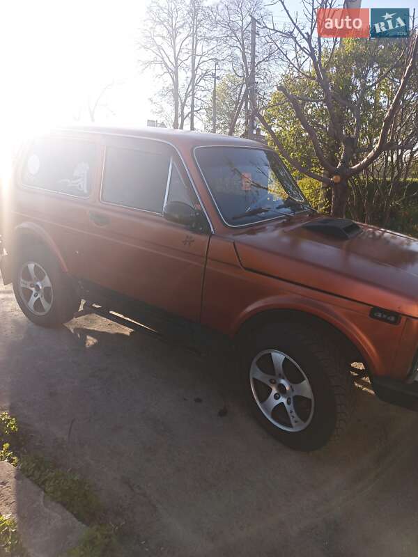 Позашляховик / Кросовер ВАЗ / Lada 2121 Нива 1982 в Краснограді