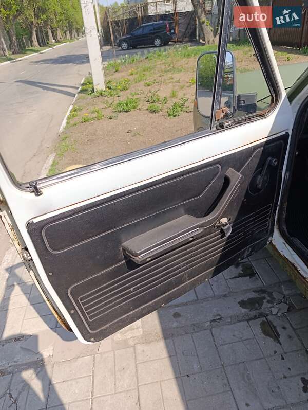 Позашляховик / Кросовер ВАЗ / Lada 2121 Нива 1991 в Сумах