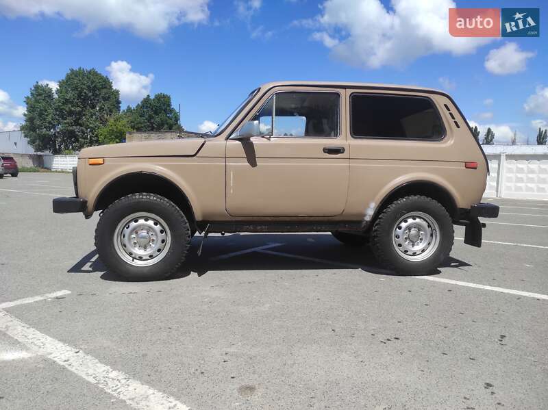 Внедорожник / Кроссовер ВАЗ / Lada 2121 Нива 1983 в Киеве