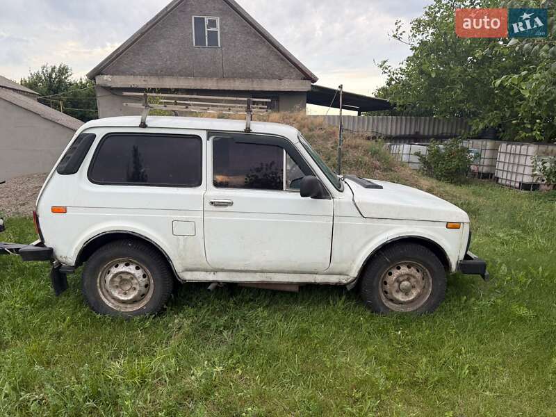 Позашляховик / Кросовер ВАЗ / Lada 2121 Нива 1986 в Новомосковську