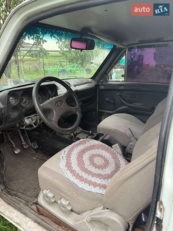Позашляховик / Кросовер ВАЗ / Lada 2121 Нива 1986 в Новомосковську