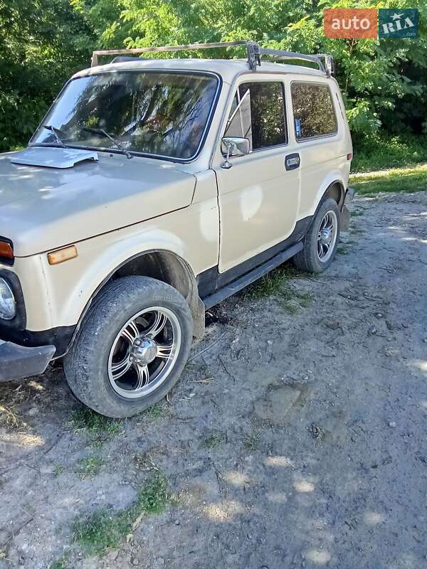 Внедорожник / Кроссовер ВАЗ / Lada 2121 Нива 1985 в Чемеровцах фото 2 Внедорожник / Кроссовер ВАЗ / Lada 2121 Нива 1985 в Чемеровцах