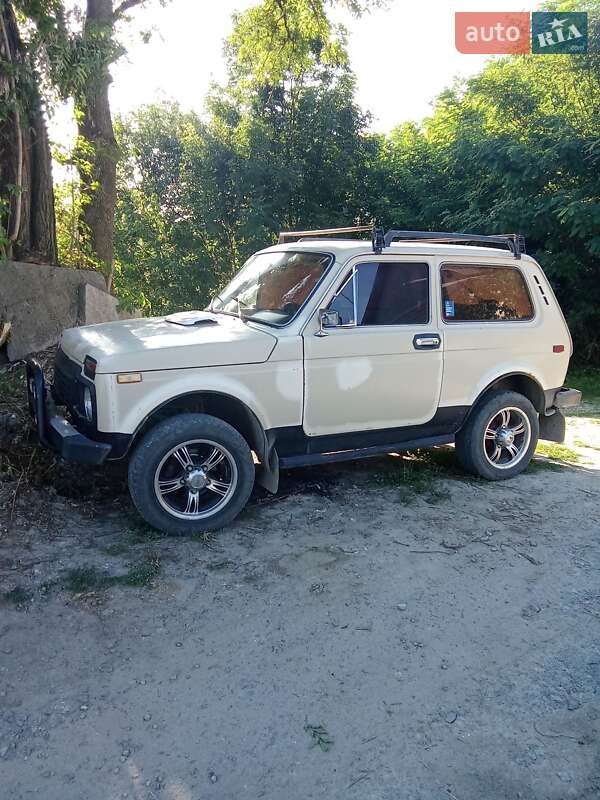 Внедорожник / Кроссовер ВАЗ / Lada 2121 Нива 1985 в Чемеровцах фото 5 Внедорожник / Кроссовер ВАЗ / Lada 2121 Нива 1985 в Чемеровцах