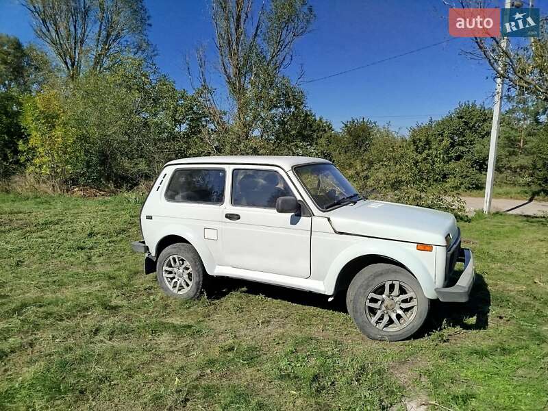 Внедорожник / Кроссовер ВАЗ / Lada 2121 Нива 1994 в Верхнеднепровске