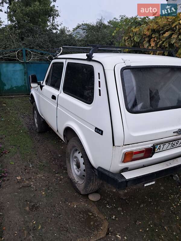 Внедорожник / Кроссовер ВАЗ / Lada 2121 Нива 1983 в Бурштыне