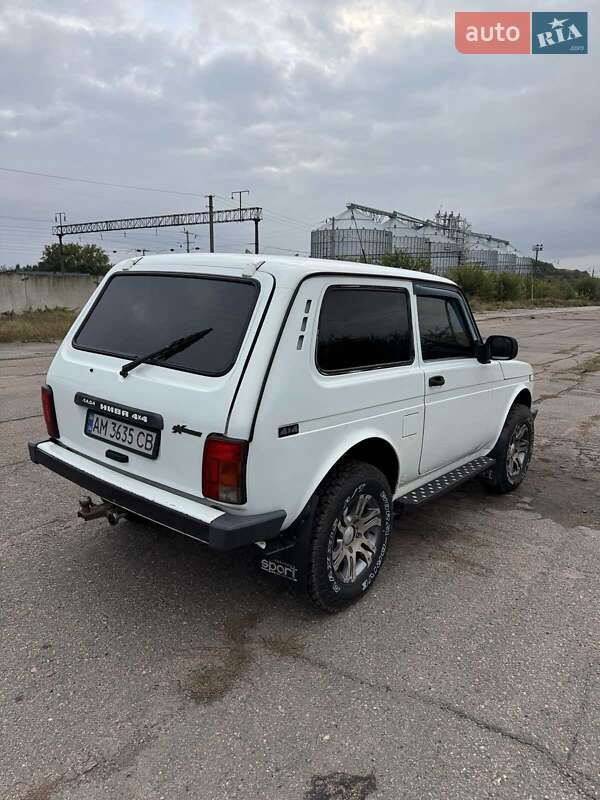 Позашляховик / Кросовер ВАЗ / Lada 2121 Нива 1989 в Попільні