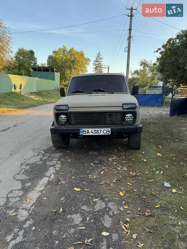 ВАЗ / Lada 2121 Нива 1985 ВАЗ / Lada 2121 Нива 1985