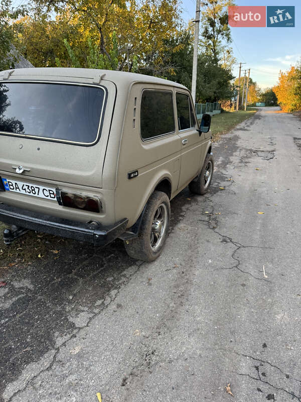 Позашляховик / Кросовер ВАЗ / Lada 2121 Нива 1985 в Новоархангельську фото 4 Позашляховик / Кросовер ВАЗ / Lada 2121 Нива 1985 в Новоархангельську
