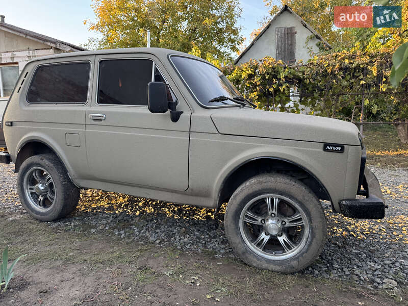 Позашляховик / Кросовер ВАЗ / Lada 2121 Нива 1985 в Новоархангельську фото 9 Позашляховик / Кросовер ВАЗ / Lada 2121 Нива 1985 в Новоархангельську
