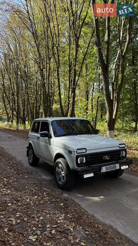 Внедорожник / Кроссовер ВАЗ / Lada 2121 Нива 1984 в Броварах фото 13 Внедорожник / Кроссовер ВАЗ / Lada 2121 Нива 1984 в Броварах
