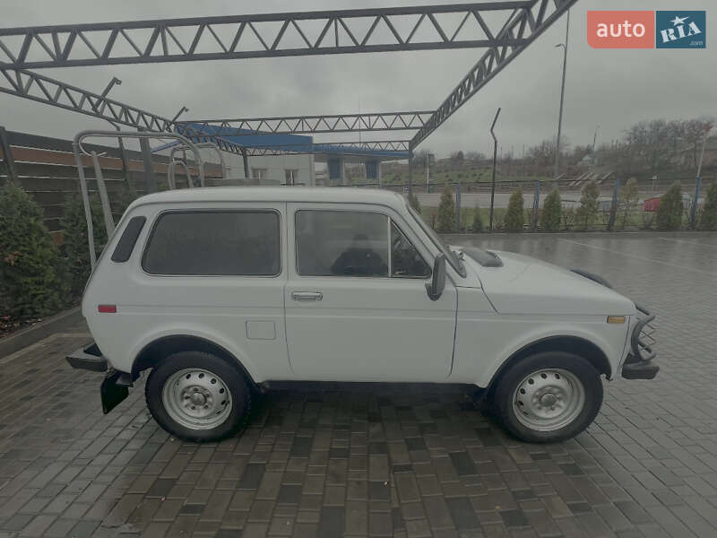 Внедорожник / Кроссовер ВАЗ / Lada 2121 Нива 1988 в Новоукраинке