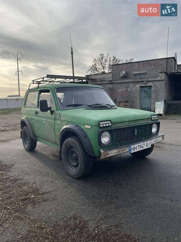 Позашляховик / Кросовер ВАЗ / Lada 2121 Нива 1992 в Овідіополі