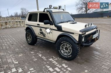 Внедорожник / Кроссовер ВАЗ 2121 Нива 1990 в Черновцах