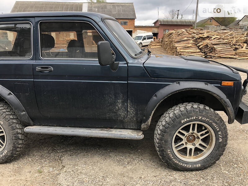Внедорожник / Кроссовер ВАЗ / Lada 21213 Niva 2002 в Шумске