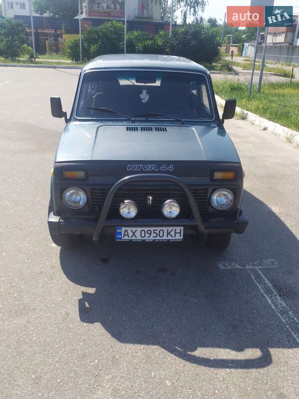 Хетчбек ВАЗ / Lada 21213 Niva 2001 в Харкові