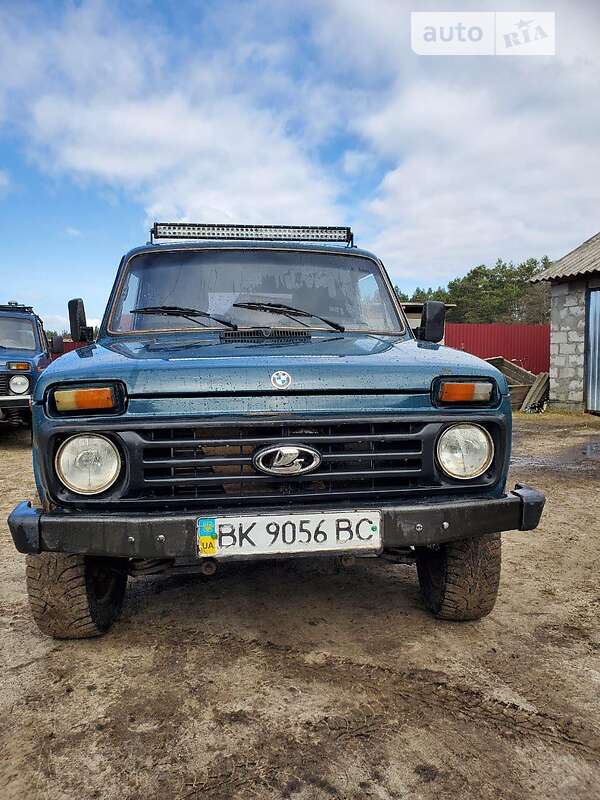 Позашляховик / Кросовер ВАЗ / Lada 21213 Niva 1996 в Сарнах