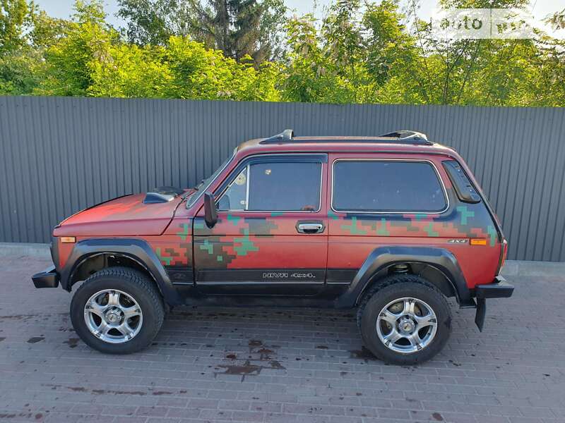 Внедорожник / Кроссовер ВАЗ / Lada 21213 Niva 1995 в Сарнах