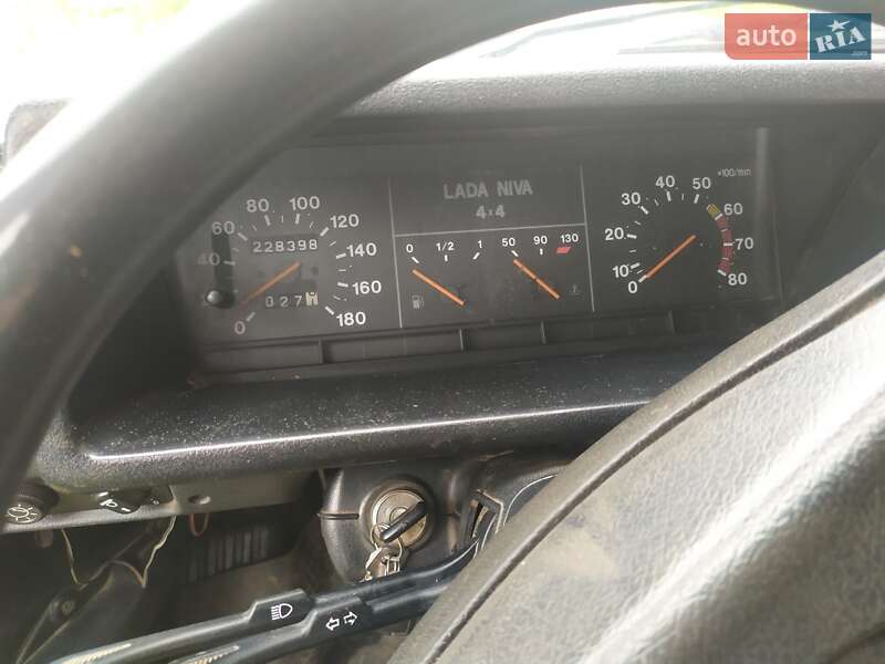 Внедорожник / Кроссовер ВАЗ / Lada 21213 Niva 2004 в Путивле