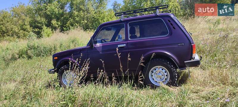 Позашляховик / Кросовер ВАЗ / Lada 21213 Niva 2000 в Новомосковську