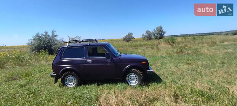 Позашляховик / Кросовер ВАЗ / Lada 21213 Niva 2000 в Новомосковську