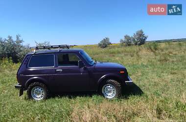 Позашляховик / Кросовер ВАЗ / Lada 21213 Niva 2000 в Новомосковську