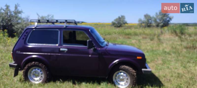 Позашляховик / Кросовер ВАЗ / Lada 21213 Niva 2000 в Новомосковську