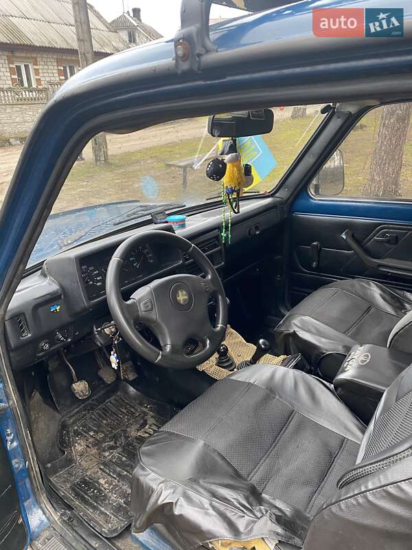 Внедорожник / Кроссовер ВАЗ / Lada 21213 Niva 2001 в Радомышле